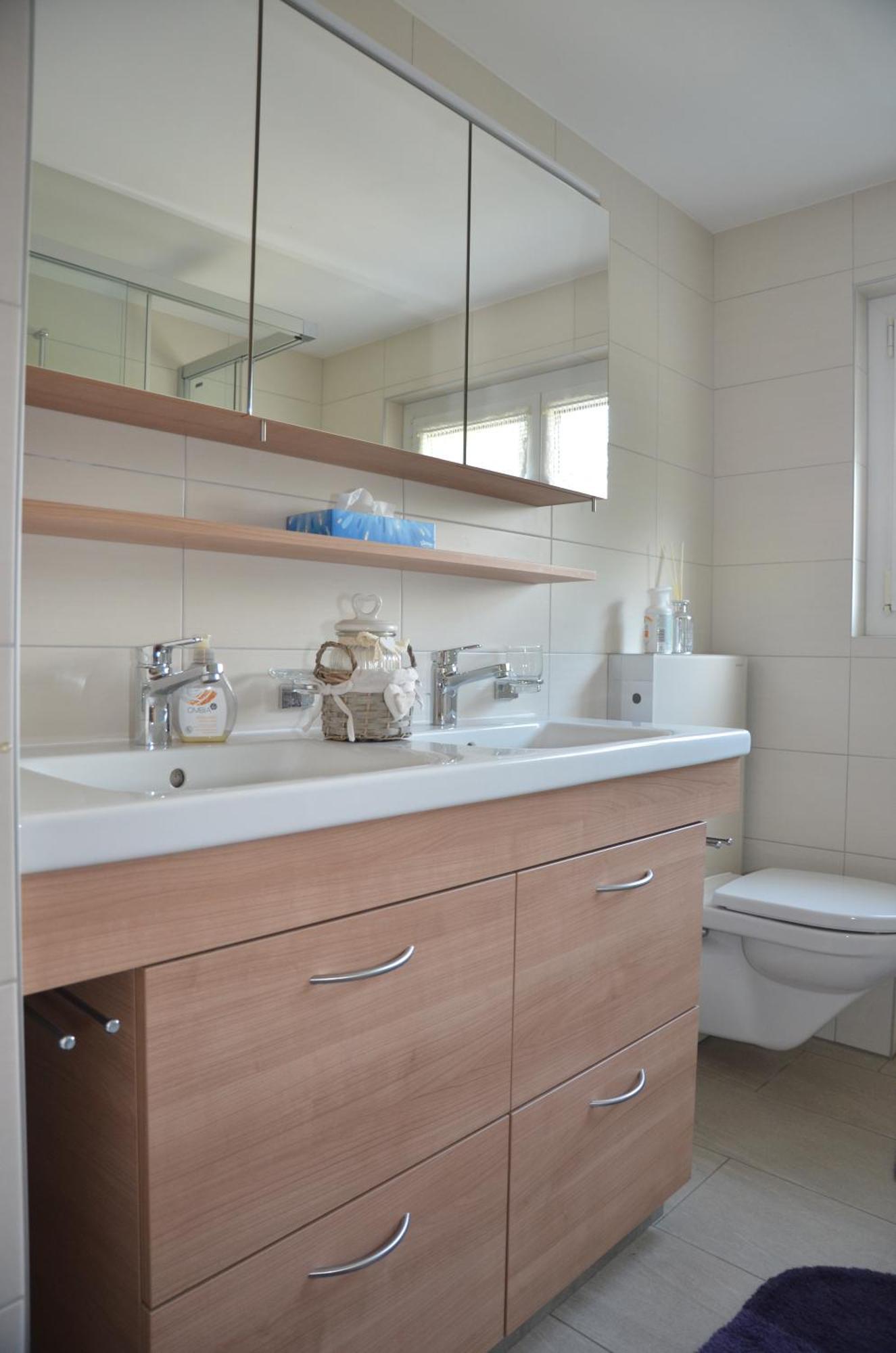 Grosse, Schoene Wohnung Im Gruenen บริก ภายนอก รูปภาพ