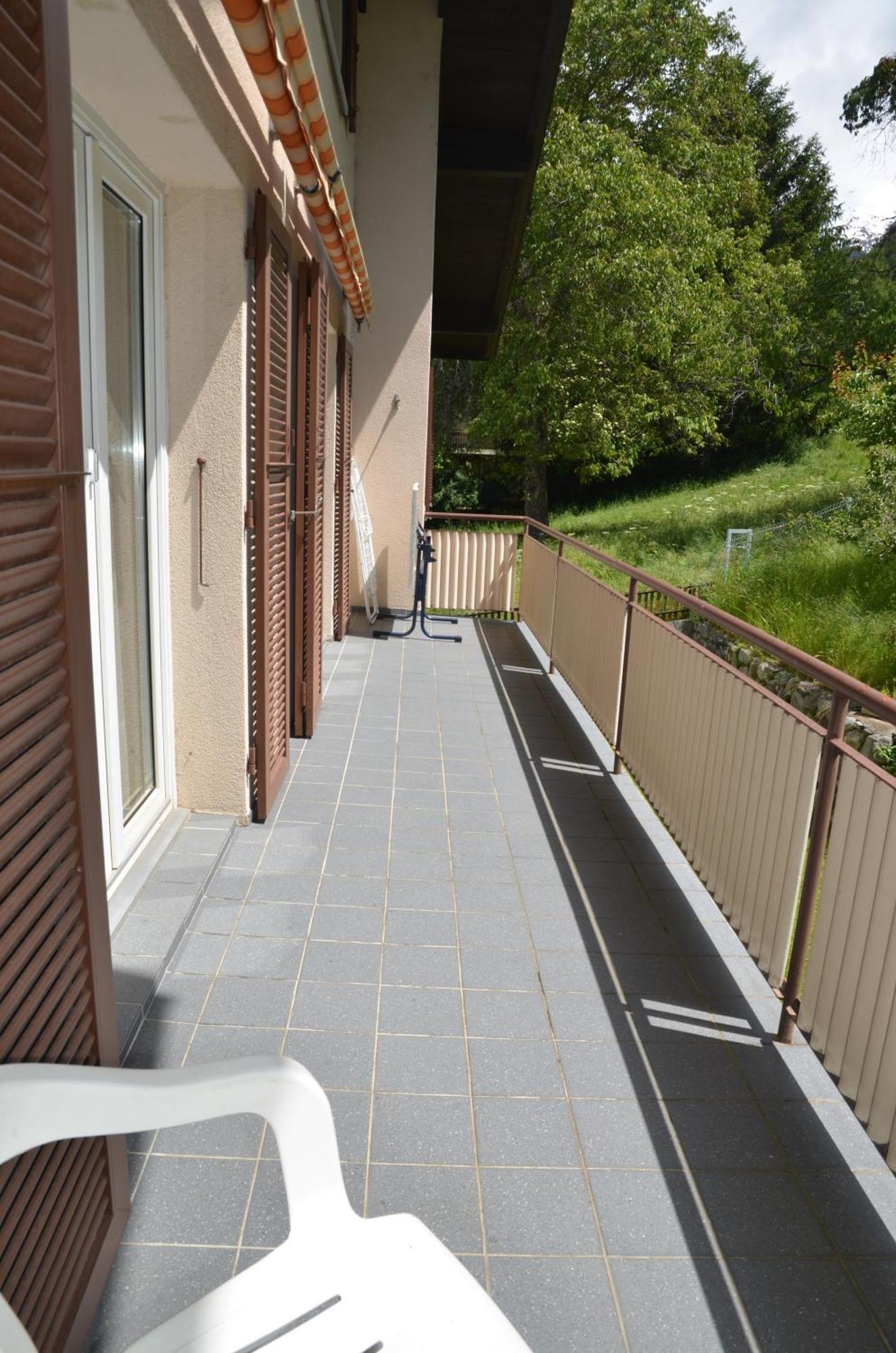 Grosse, Schoene Wohnung Im Gruenen บริก ภายนอก รูปภาพ